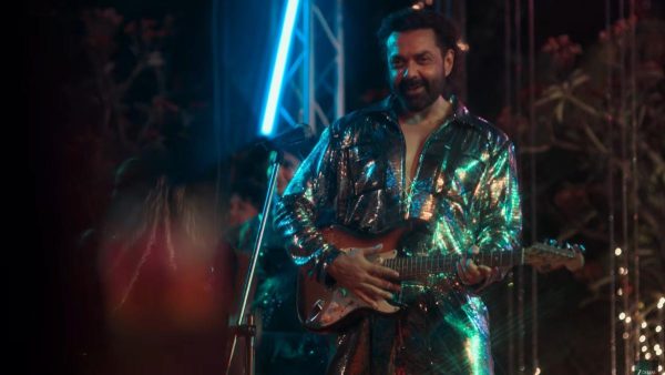 ‘बंदर’ मूवी रिव्यू: अनुराग कश्यप की बिना आईनों वाली पिंजरे की अंदर की दुनिया
