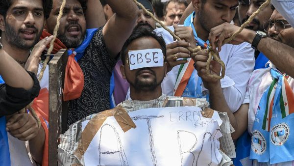 सीबीएसई के मूल्यांकन प्रणाली पर क्यों हो रही है आलोचना? | विस्तृत व्याख्या