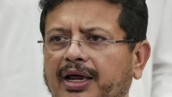 त्रिनामूल कांग्रेस के अलग गुट की दिल्ली में चुनाव आयोग से मुलाकात, दावा दाखिल करने को लेकर
