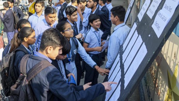 RTI अधिनियम के तहत बोर्ड परीक्षा उत्तर पुस्तिका की खरीद प्रक्रिया उजागर करने को कहा: CIC ने CBSE से मांगी जानकारी