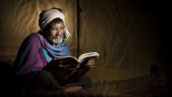 वयस्क साक्षरता क्यों बार-बार पुनः चालू की जाती है