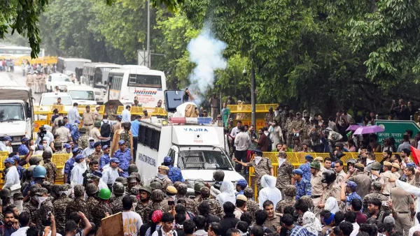नीट पेपर लीक: लाखों प्रदर्शनकारियों ने संसद मार्च कर शिक्षा मंत्री से इस्तीफे की मांग की