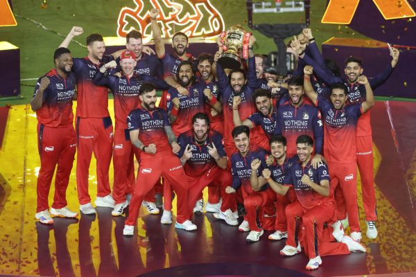 RCB बिक्री के लिए नियामकीय अनुमति पूरी