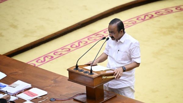 नई निर्वाचित विधायक शपथ ग्रहण कर 16वीं केरल विधानसभा की बैठक शुरू