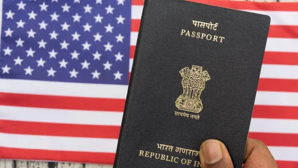 { “title_results”: [ “वीजा और नौकरी की चिंताओं के बीच अमेरिकी भारतीय छात्र तीव्र शिक्षा ऋण चुकौती कर रहे हैं” ], “content_results”: [ “नई दिल्ली: अमेरिका में अध्ययनरत भारतीय छात्रों द्वारा शिक्षा ऋण की अदायगी की गति बढ़ाने का रुझान देखने को मिल रहा है। इस बदलाव के पीछे मुख्य कारण कोविड-19 के बाद बढ़ती नौकरी सुरक्षा की चिंता और संभावित रूप से भारत में वापस लौटने की संभावना बताई जा रही है। कई छात्र अब आम किस्तों के बजाए अधिकतम किस्तों और एकमुश्त भुगतान के माध्यम से अपने ऋण माफियाओं को जल्द से जल्द चुका रहे हैं।विशेषज्ञों का कहना है कि उच्च किस्तों का चयन करने वाले छात्र अपनी आर्थिक स्थिति को स्थिर रखने के साथ-साथ भविष्य में किसी भी अप्रत्याशित परिस्थिति से बचने की कोशिश कर रहे हैं। इसके अलावा, म〖 u0936u093fu0915u094du0937u093e u0935u093fu0936u094du0935u093eu0938u0930 u0915u0940 u092eu093fu0932u0940u091fu0940u092fu093eu0902 u0915u0947 u0932u093fu090f u090fu0915 u0938u0902u0916u094du092fu093e u0930u0939u093fu0915u093eu0930 u091cu0940u0935u0935u0930u094du0924u094du0924u093e u0915u0930u0924u093e u0939u0948u0902, u0915u0947u0939u0928 u0926u093fu092fu093e u0939u0948 u0915u093f u092fu0939 u0938u0947 u092fu093eu0924u0940 u0935u0940u0936u094du0935u093e u0915u093e u0938u093eu092eu093eu0917u094du0930 u092au0930u093fu0923u093eu092e u0915u094au0928 u092eu0947u0902 u092fu094bu0917u094du092f u0915u0940 u091cu093eu0908u0921 u0924u0947.”, “अमेरिका में अध्ययनरत भारतीय छात्र अपनी शिक्षा ऋण की अदायगी के लिए अपने वित्तीय प्रबंधन में परिवर्तन कर रहे हैं। छात्र अब अपनी किस्तों की संख्या कम कर अधिकतम राशि एक साथ चुका रहे हैं ताकि वे जल्द से जल्द ऋण मुक्त हो सकें। इस प्रवृत्ति के पीछे नौकरी की अनिश्चितता, वीजा संबंधित दिक्कतें और भारत वापस लौटने की संभावनाएं मुख्य हैं।”, “रिपोर्टों में बताया गया है कि कुछ संस्थान भी इस पर सकारात्मक प्रतिक्रिया दे रहे हैं और छात्र हित में नई योजनाएं जारी कर रहे हैं। विशेषज्ञों का मानना है कि इस तरह की योजनाओं से छात्रों को लम्बे समय तक वित्तीय दबाव से बचने में मदद मिलेगी।”, “वहीं, भारतीय वित्तीय सलाहकार भी छात्रों को सलाह दे रहे हैं कि वे अपने ऋण का सही प्रबंधन करें और आवश्यकता होने पर वित्तीय विशेषज्ञ से संपर्क करें। भविष्य की अनिश्चितताओं को ध्यान में रखते हुए छात्रों को अपनी आर्थिक स्थिति को मजबूत बनाना आवश्यक है।” ]” }