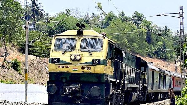 राजधानी एक्सप्रेस के डिब्बे में आग लगने से हड़कंप, कोई हताहत नहीं