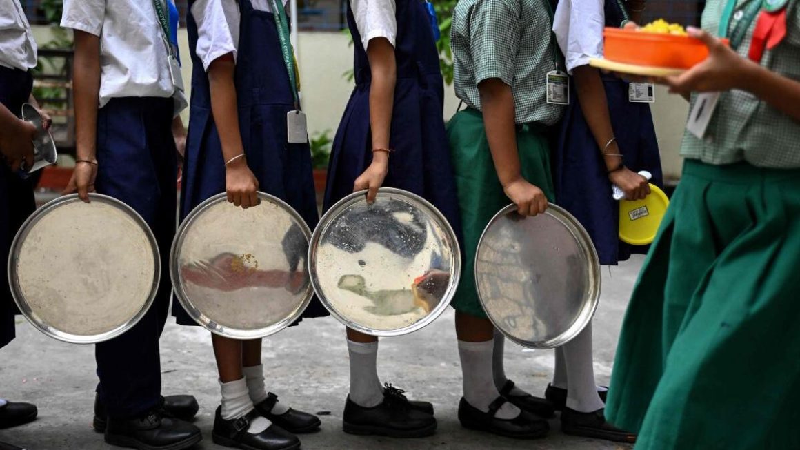 Can produce from school gardens make midday meals healthier?
