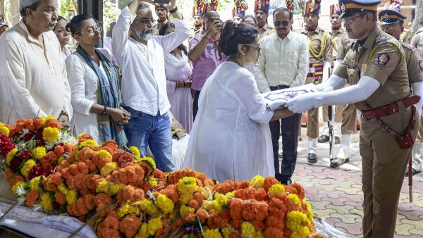 वरिष्ठ गायिका सुमन कल्याणपुर का 89 वर्ष की आयु में निधन; राजकीय सम्मान के साथ अंतिम संस्कार