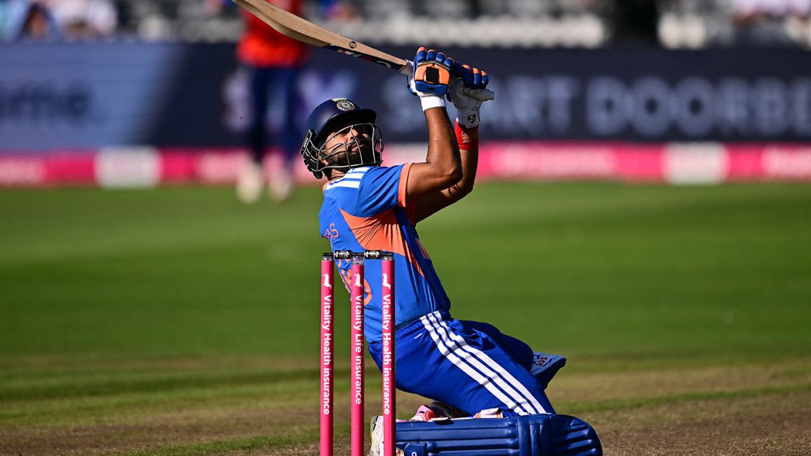 Start of fifth T20I delayed by 30 minutes with India stuck in traffic