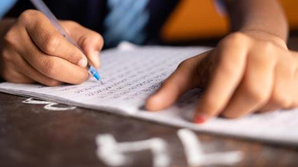 646 असम सरकारी स्कूल बिना बिजली, 283 स्कूलों में लड़कों के लिए शौचालय नहीं