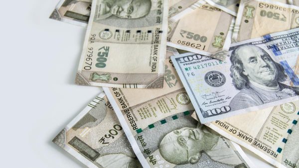 डॉलर के मुकाबले रुपया 11 पैसे फिसला, शुरुआती कारोबार में 96.36 पर नहीं थमा