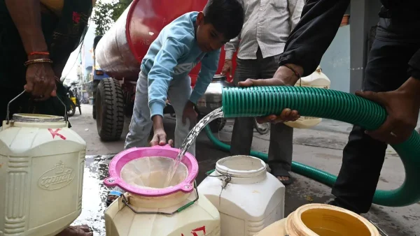 मुंबई जल कटौती: बीएमसी ने कड़े कदम उठाए, विद्युत पंप उपयोगकर्ताओं के खिलाफ आपराधिक कार्रवाई की चेतावनी