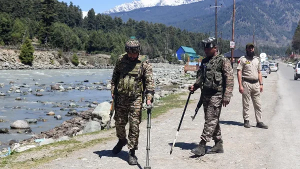 पहल्गाम हमले के बाद बंद कश्मीर के पर्यटन स्थल, पर्यटक निराश और आजीविका प्रभावित