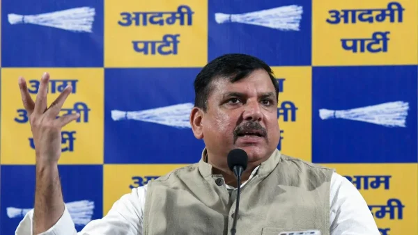 राज्यसभा अध्यक्ष को पत्र लिखेगी आम आदमी पार्टी, देशद्रोही सांसदों की अयोग्यता के लिए