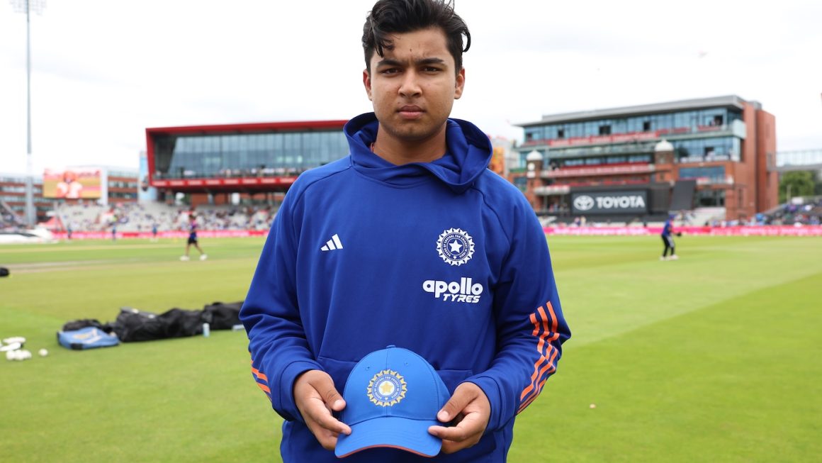 India bat first and hand Sooryavanshi his debut in Manchester