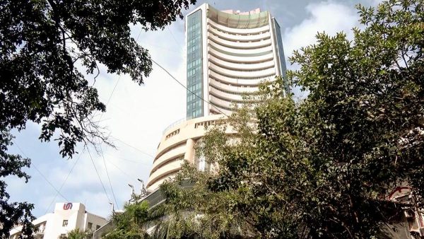 कच्चे तेल की कीमतों में गिरावट के साथ स्टॉक मार्केट में तेजी जारी
