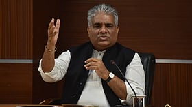 Time to fulfil ‘rajdharma’: Congress targets Yadav after aides’ removal