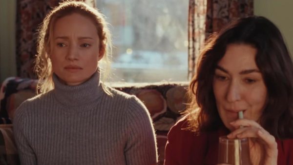 ‘Two Women’ फिल्म समीक्षा: कैनेडियन कॉमेडी अपनी पुरानी सोच में फंसी हुई