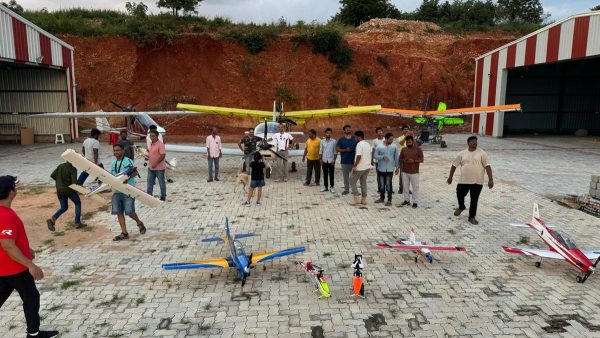 हैदराबाद के इस एयरोफार्म में माइक्रोलाइट विमान और ड्रोन उड़ान भरते हैं