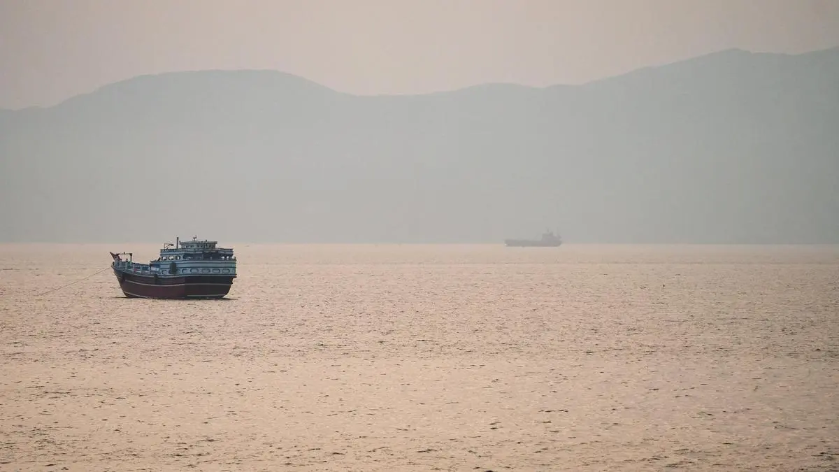 US and Iran dig in over the Strait of Hormuz, showing the limits of intensifying airstrikes