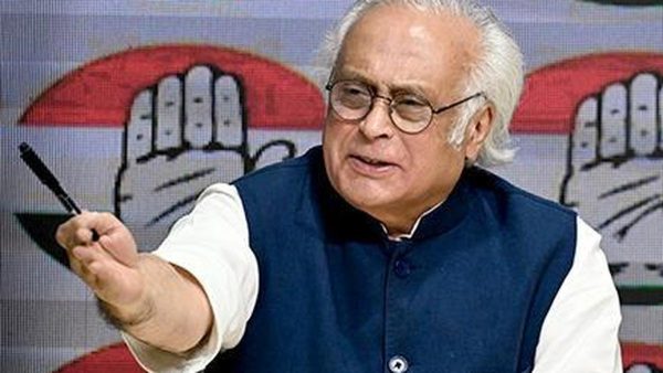 सीबीएसई की तीन-भाषा नीति पर कांग्रेस ने मोदी सरकार की कड़ी आलोचना की
