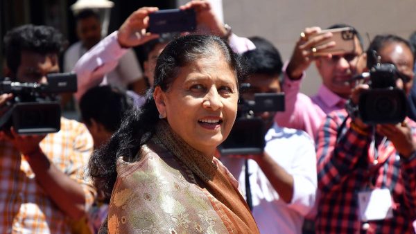 पूर्व महाराष्ट्र मंत्री ने कक्षा 9 के छात्रों के लिए सीबीएसई के तीन-भाषा नियम के खिलाफ सर्वोच्च न्यायालय में याचिका दायर की
