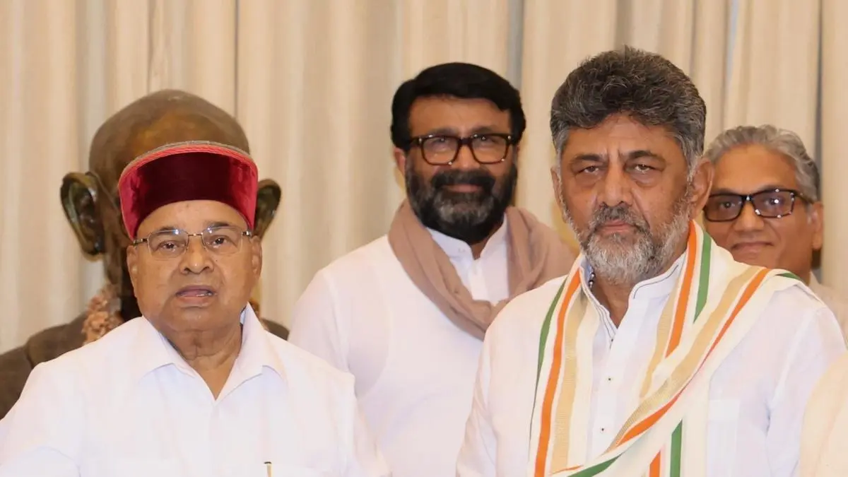 Karnataka Governor invites D K Shivakumar to form government, oath on June 3