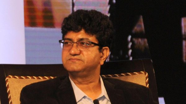 प्रसिद्ध गीतकार प्रसून जोशी बने प्रसार भारती के अध्यक्ष
