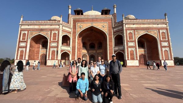 भारत के रंगीन रास्ते पर | देश में क्वीर-केंद्रित वॉक को मिल रही है पहचान