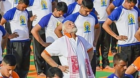 बंगाल में अनिवार्य योग, स्मार्ट इलेक्ट्रिक मीटर और कर्मचारियों के लिए मीडिया से चुप्पी आदेश