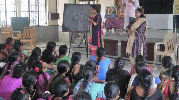 स्कूलों में यौन शिक्षा: बच्चों के लिए आवश्यक प्रक्रिया