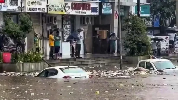 मुंबई भारी बारिश के लिए तैयार, मौसम विभाग ने जारी किया रेड अलर्ट