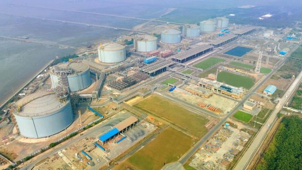 पेट्रोनरेट LNG का अनुमान: पश्चिम एशिया संघर्ष के खत्म होने के 3-4 सप्ताह बाद कतर आपूर्ति फिर से शुरू
