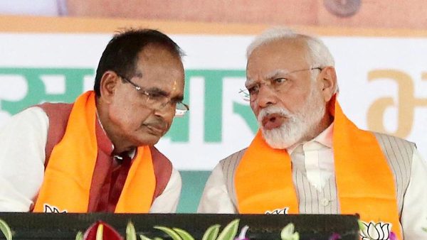 चौहान ने मोदी के साथ अपनी पहचान पर लिखी किताब