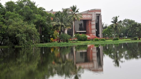 IIM-कैलकत्ता छात्रों को उद्यमिता में रुचि रखने वालों के लिए प्लेसमेंट स्थगित करने की अनुमति देता है