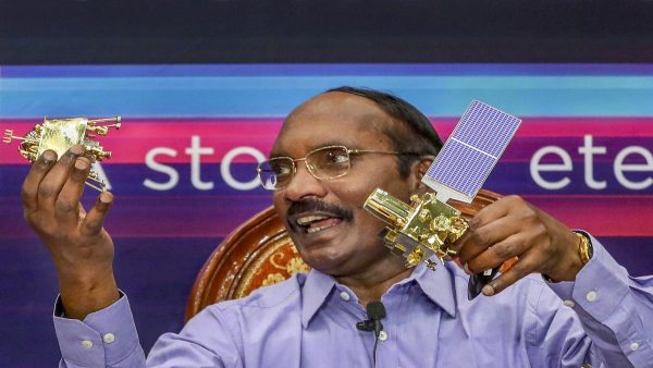 पृथ्वी से चंद्रमा तक पहुँचने का सबसे उत्तम तरीका क्या है